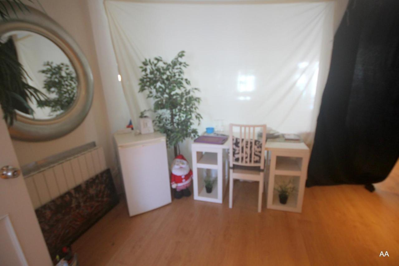 Little Peaceful Retreat Room With Bath, Heating, Terrace, Free Wifi Fridge Easy Parking Марбелья Экстерьер фото